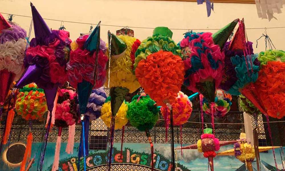 Venden piñatas elaboradas por reclusos de Atlixco en Penal de San Miguel