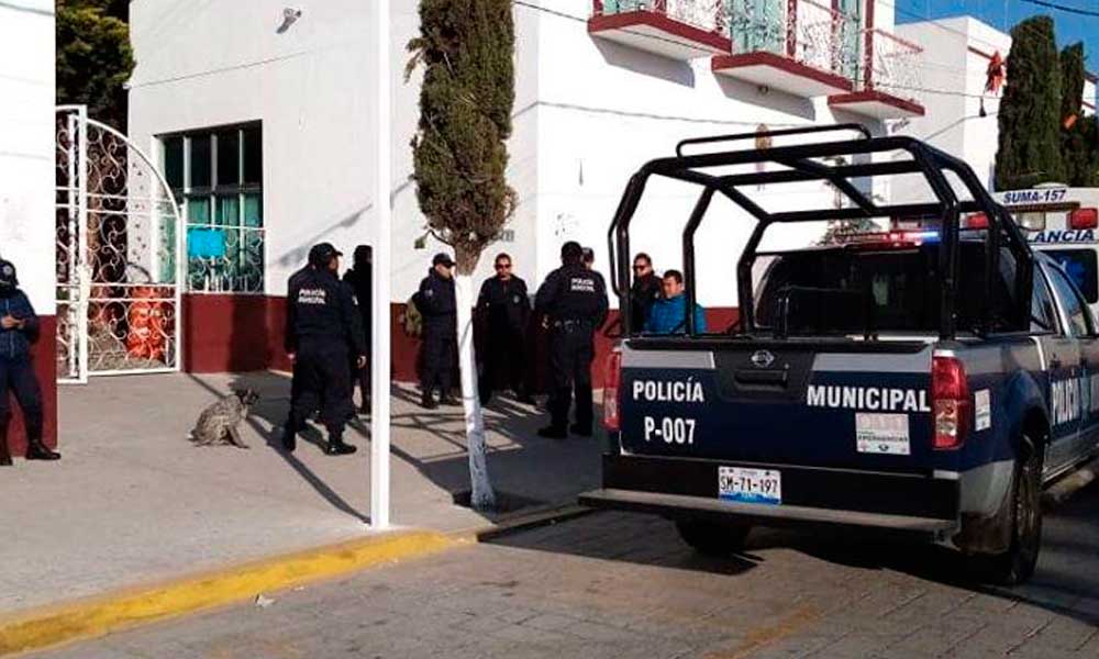 Policías municipales de Amozoc se van a paro; exigen pagos