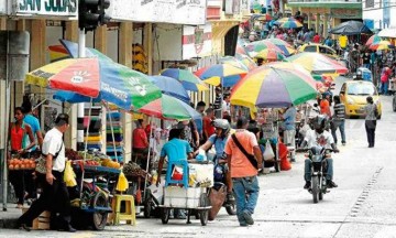 Aumentan ambulantes cerca de Tren Turístico de Cholula