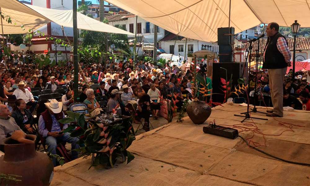 Celebran asamblea por la defensa de la Tierra en Cuetzalan