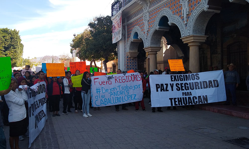 Claman con manifestación que Caballero López sea alcalde de Tehuacán