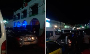 Taxistas toman presidencia de Chiautla de Tapia