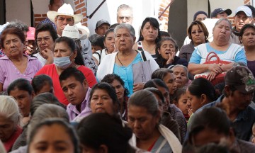 Informales cierran paso a hospital de Izúcar