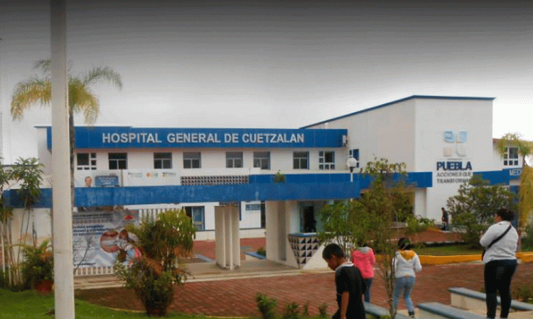 Médicos del Hospital de Cuetzalan realizan paro por falta de material para tratar COVID-19