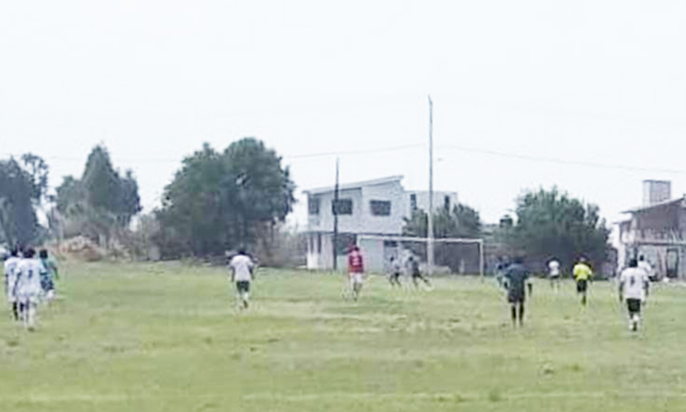 Coronango continúa con partidos de fútbol en plena contingencia sanitaria 