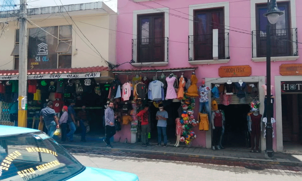 Reabren negocios en el centro de Huauchinango