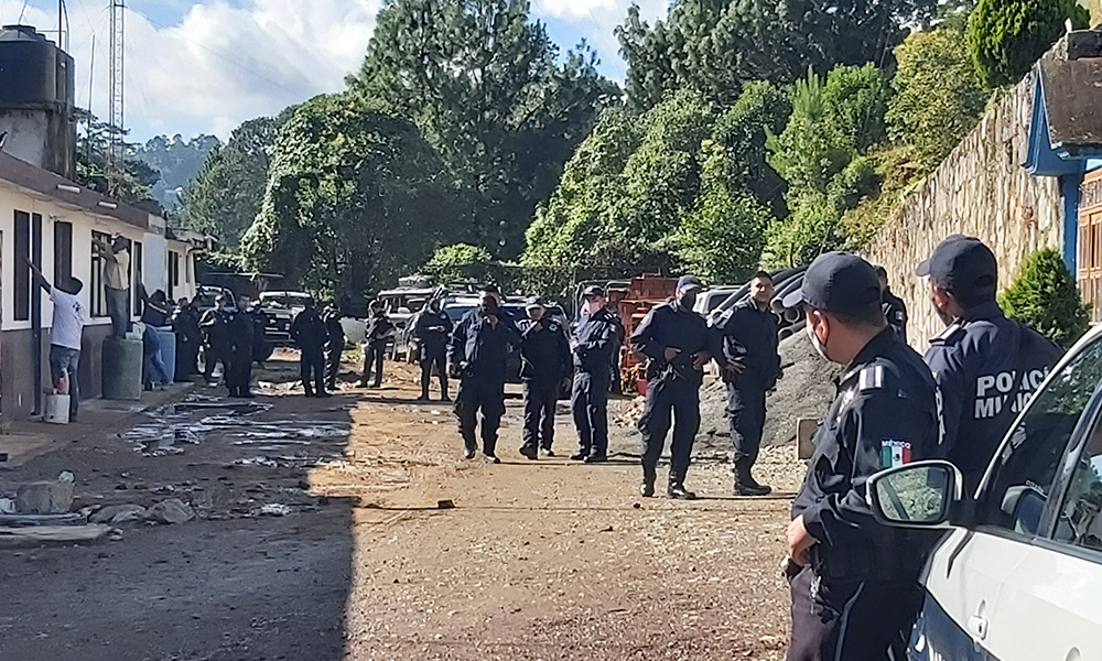Realiza paro de labores policía de Huauchinango 