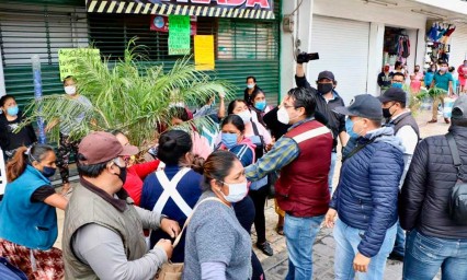 Intentan retirar a Coape&ntilde;as de calles de Tehuac&aacute;n, pero se resisten