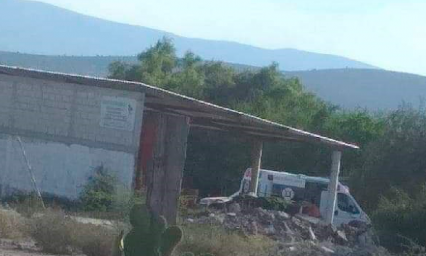 Resguardan veh&iacute;culos oficiales ante posibles protestas en Tlacotepec