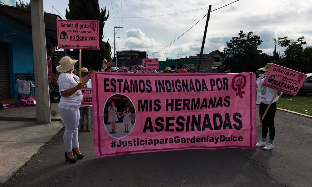 Marchan por doble feminicidio en Acajete