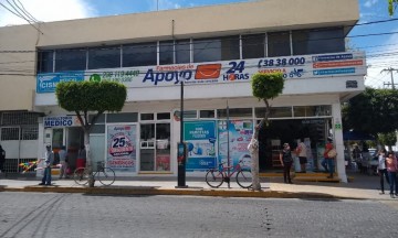 Denuncian desabasto de medicamentos y equipos en farmacias de Tehuacán