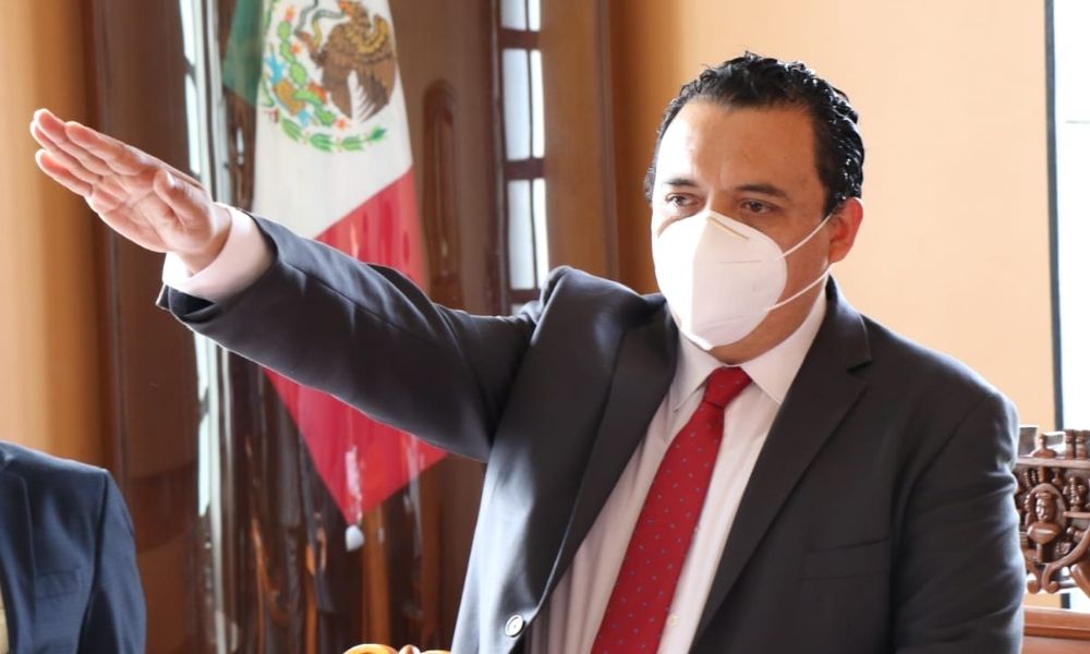 Rindió protesta como presidente municipal suplente de Tehuacán el 26 de junio.