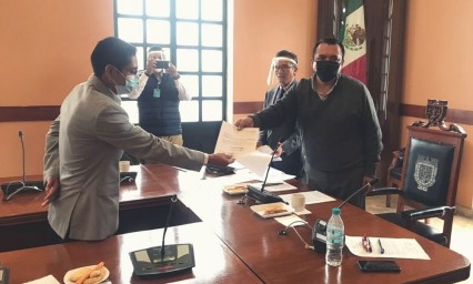 ¿Y la Sana Distancia? Acalde de Tehuacán sigue en funciones a pesar de tener Covid