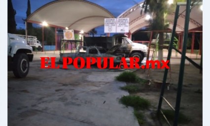 Queman patrulla y cami&oacute;n en Chila de las Flores