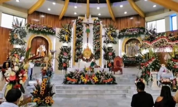Vecinos de San Pedro Cholula  ignoran Covid-19 y realizan fiesta religiosa