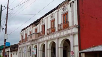 Colapsa techo de la antigua Presidencia de Hueyapan