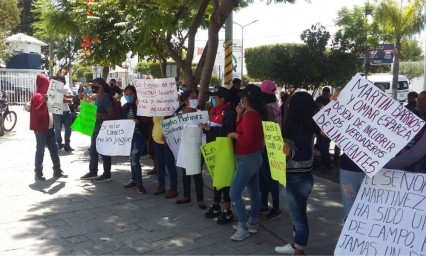 Exigen justicia por la desaparición de activista de la Sierra Negra; señalan que los detenidos no son culpables