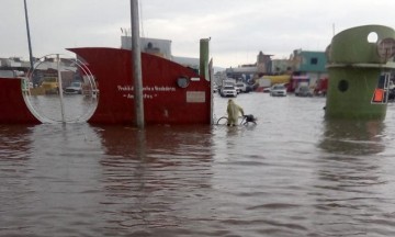 Fuertes lluvias generan afectaciones en viviendas y establecimientos comerciales