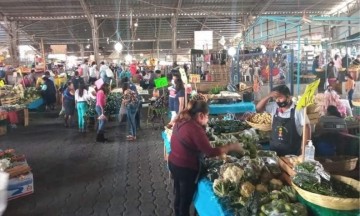 Los comerciantes están aglomerados.