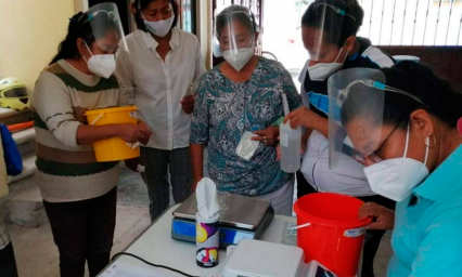 Capacitan para hacer cremas y jabones a productores de maguey