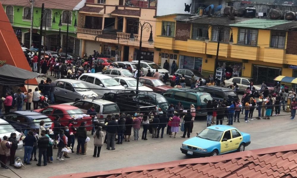 Con más fe que miedo: Día de la Candelaria congrega a centenares en Huauchinango