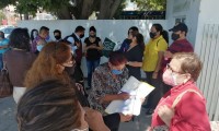 Protesta personal del COBAEP Tehuacán para pedir la destitución de directivos