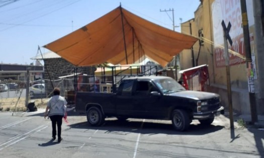 Amagan ambulantes de Texmelucan con instalarse en la calle Ferrocarril 