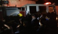 Pobladores de Zinacatepec agreden a bomberos por atender incendio de forma tardía 