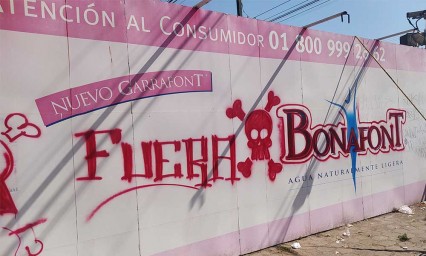 Se mantiene plantón a las afueras de la empresa Bonafont en Juan C. Bonilla