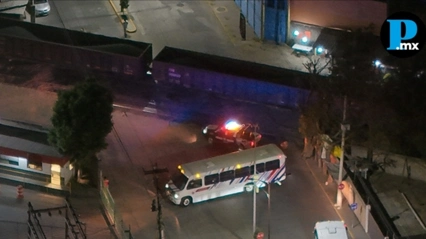 Tren de carga colapsa vialidad en Cuautlancingo; cierran pasos a nivel