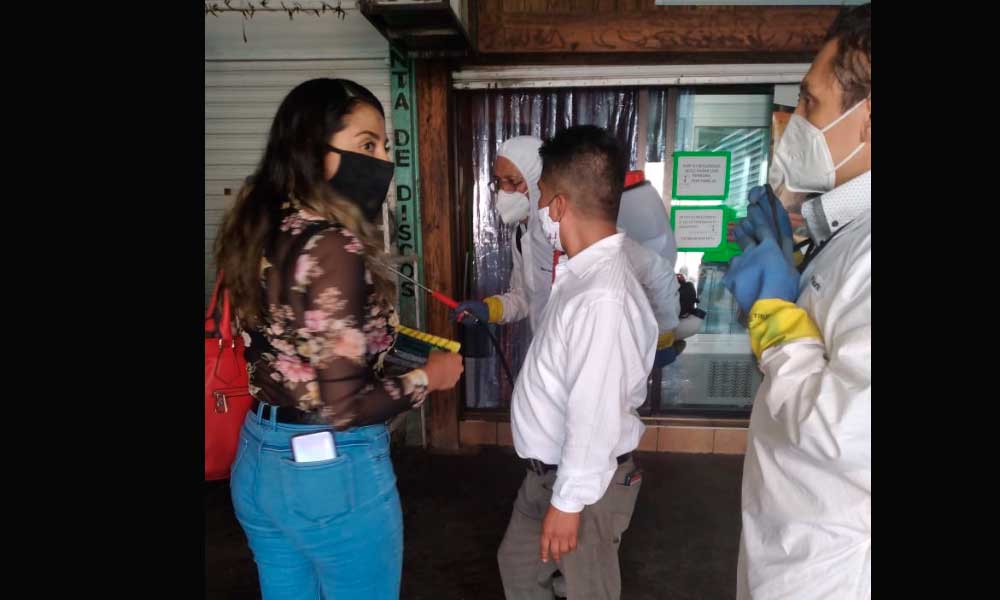 Mercado de Acatlán sanitizará sus instalaciones por supuesto brote de Covid