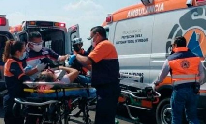 ¡Otra vida más! Accidente de taxi pirata en la vía Atlixcayotl cobró una tercera víctima 