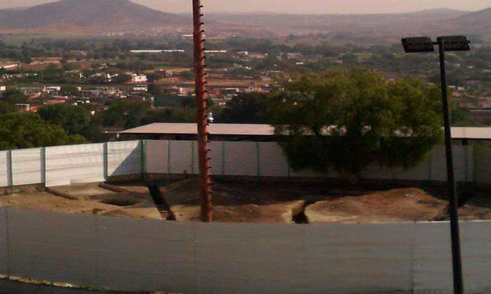 Remodelación de la plazuela de danza en cerro de San Miguel en Atlixco, se encuentra detenida