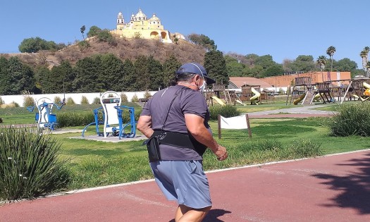 A pesar de decretos continúan haciendo ejercicio al aire libre en las Cholulas