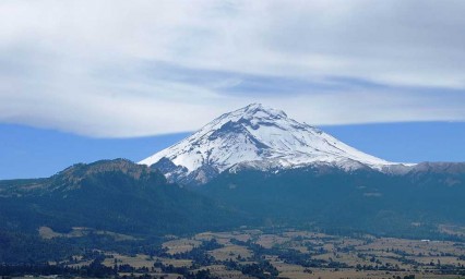 Alistan tradicional ritual al volcán Popocatépetl