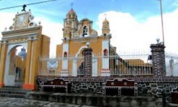 Denuncian vandalismo en panteón de San Cristóbal Tepatlaxco
