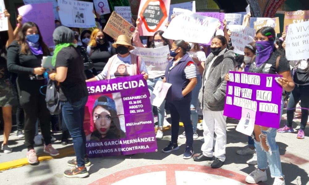 Marchan feministas para pedir sean atendidos casos de mujeres desaparecidas en Texmelucan