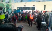 Locatarios de Zinacatepec exigen sacar a comerciantes foráneos del mercado