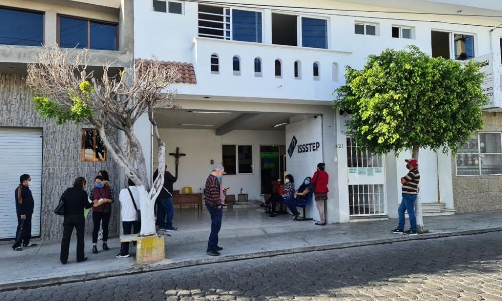 Realizan jornada de salud visual en Tehuacán
