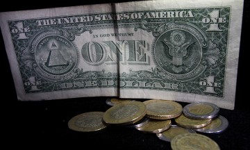Dólar comienza 2017 en más de 21 pesos