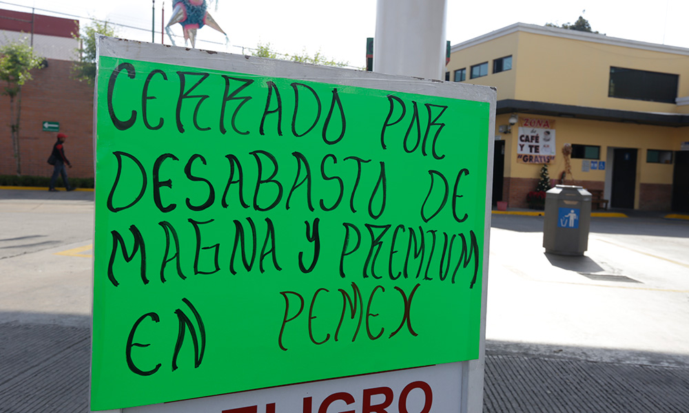 Pemex ofrece resolver el desabasto de gasolina esta semana