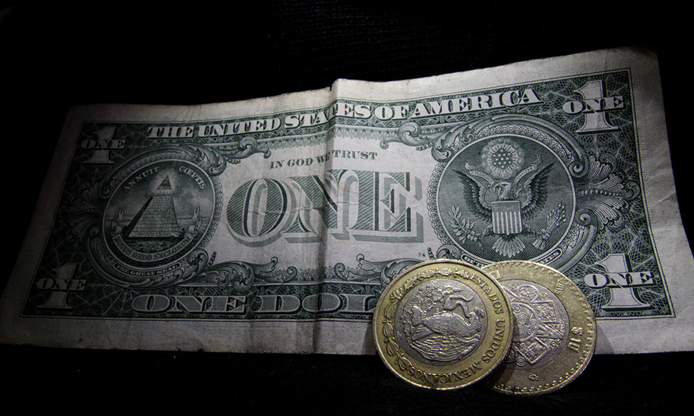 Dólar alcanza nuevo máximo: 21.75 pesos