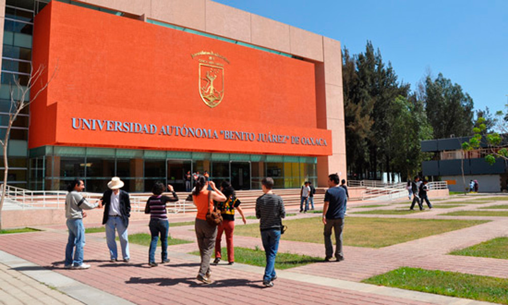 Estalla huelga en universidad de Oaxaca