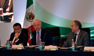 Firman IMSS e ISSSTE convenio de colaboración de servicios médicos