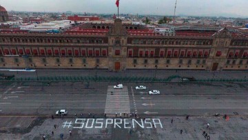 Protestan frente a Palacio Nacional por asesinatos de periodistas