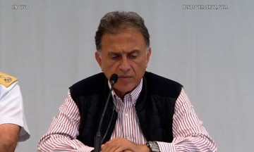 Exhiben al gobernador de Veracruz con un reloj de 6 mdp
