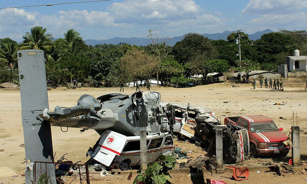 Sube a 14, muertos por desplome de helicóptero en Oaxaca