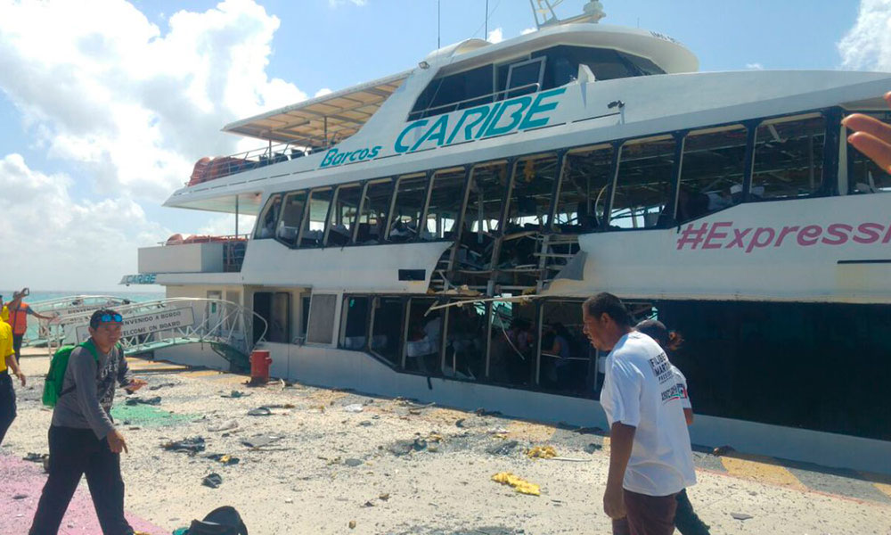 Video: Explota embarcación en Playa del Carmen