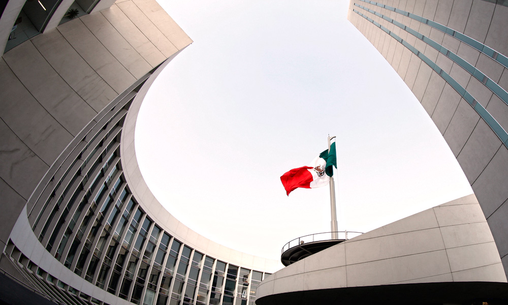 ¿PRI, PAN y PRD avalaron eliminar la antigüedad laboral?