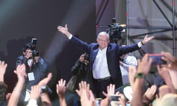 Da conteo r&aacute;pido del INE victoria a L&oacute;pez Obrador
